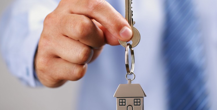 Buying and Selling a Home at the Same Time? How to Juggle These Two Transactions